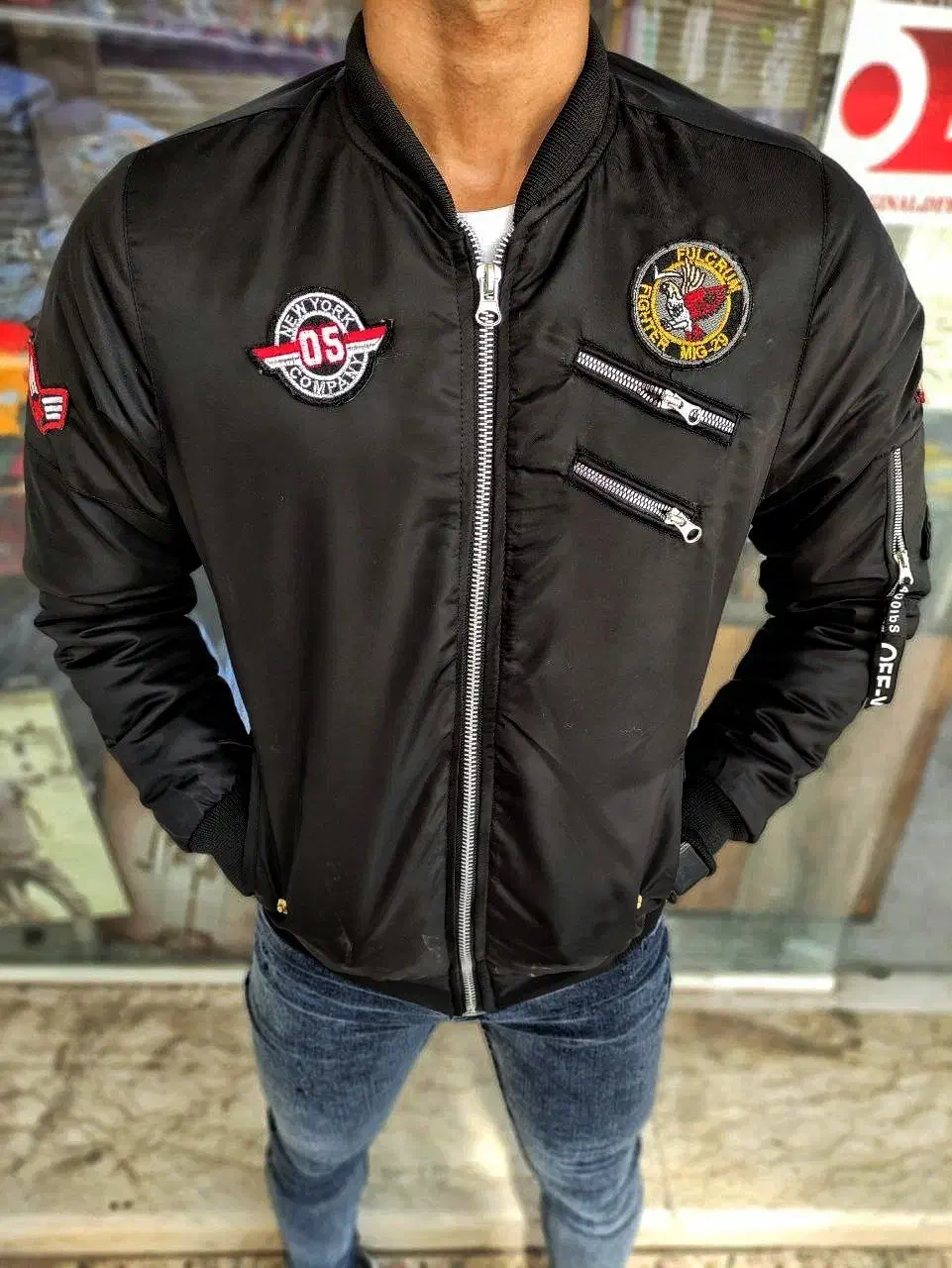 شهرلباس قدمگاه|لباس|زبرخان, |دیوار