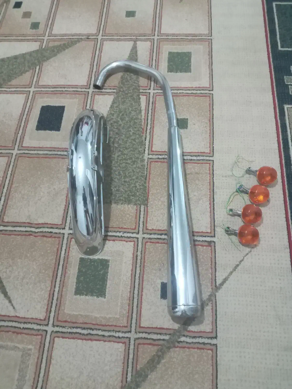 اگزوز وگلکیر وچراغ  راهنما|قطعات یدکی و لوازم جانبی|سروستان, |دیوار