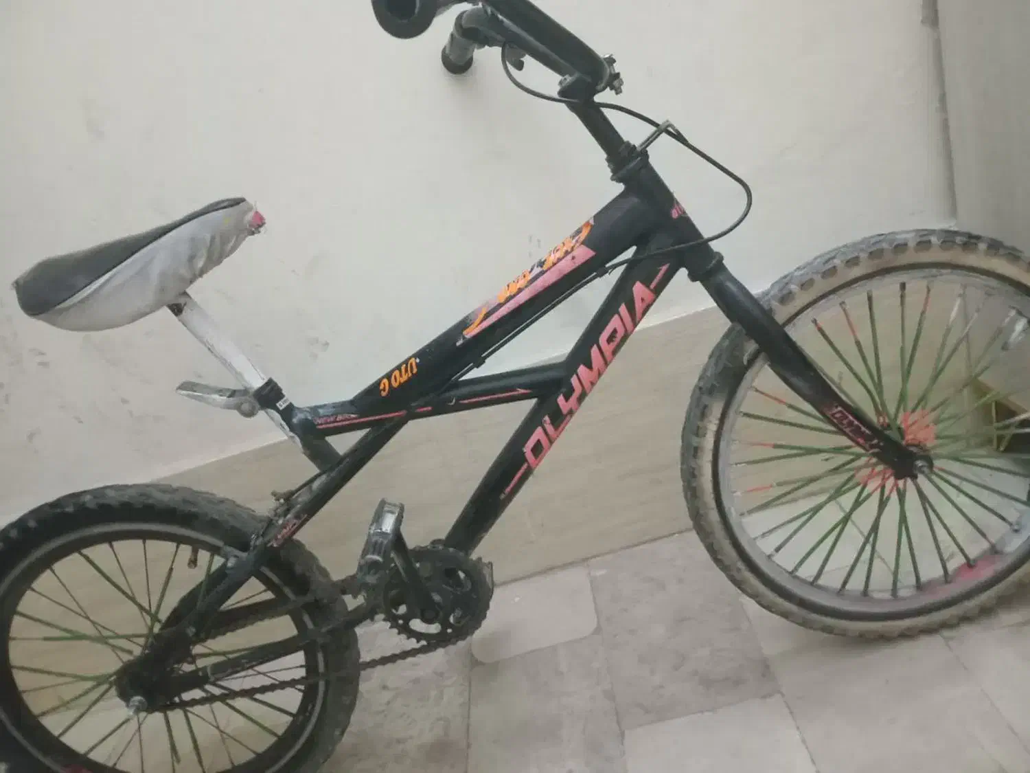 دوچرخه|دوچرخه، اسکیت، اسکوتر|رباطکریم, رباطکریم|دیوار