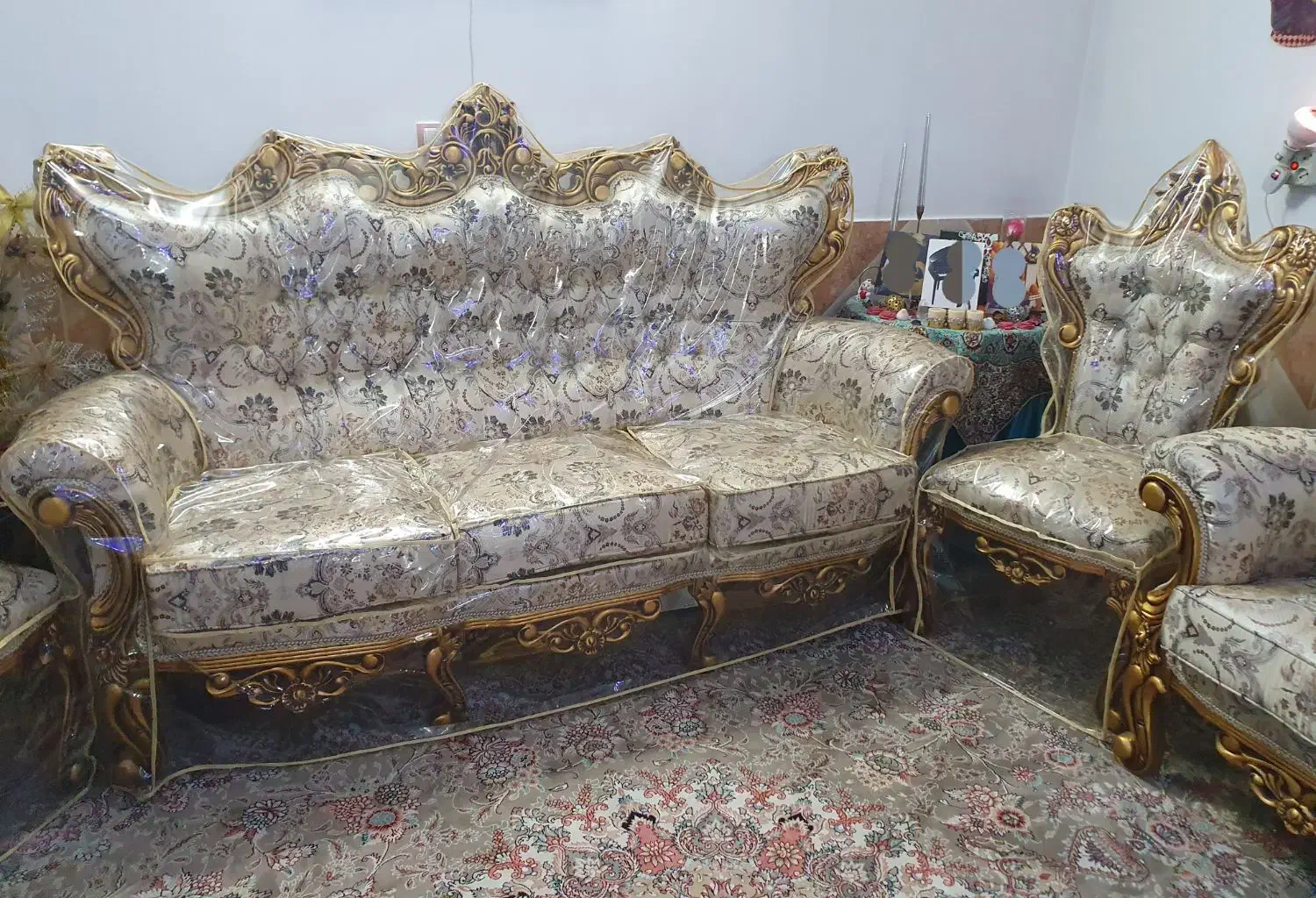 مبل سلطنتی کاملاً نو و پرنقش|مبلمان خانگی و میز عسلی|زاهدان, |دیوار