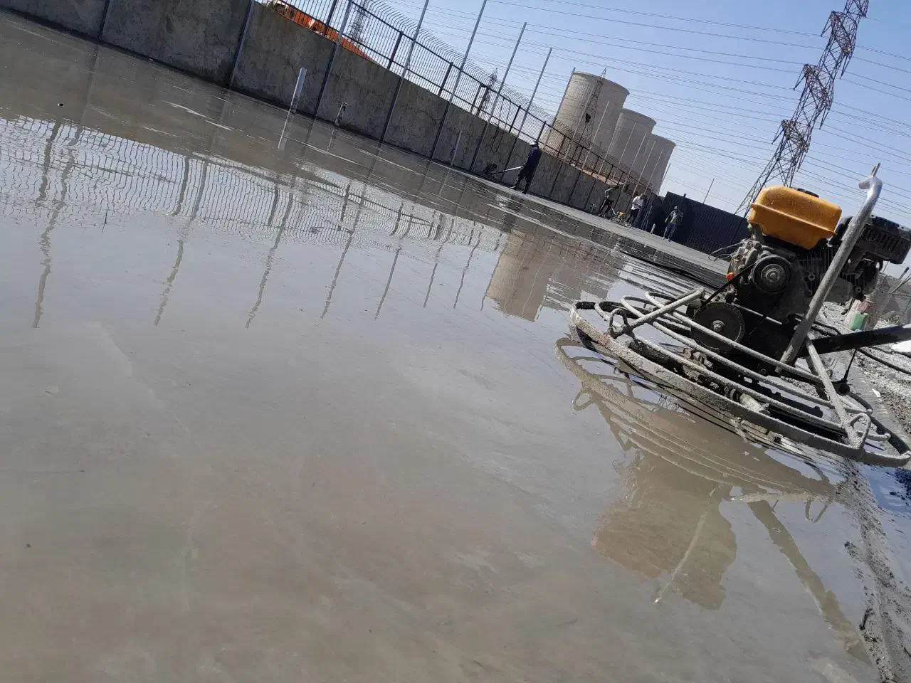 بتن ریزی کف با ماله پروانه ای|خدمات پیشه و مهارت|چهاردانگه (تهران), |دیوار