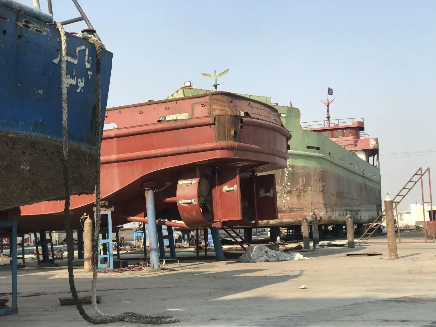 پیمانکاری جوشکاری و تعمیرات کشتی و سازه های دریایی|خدمات پیشه و مهارت|قشم, |دیوار