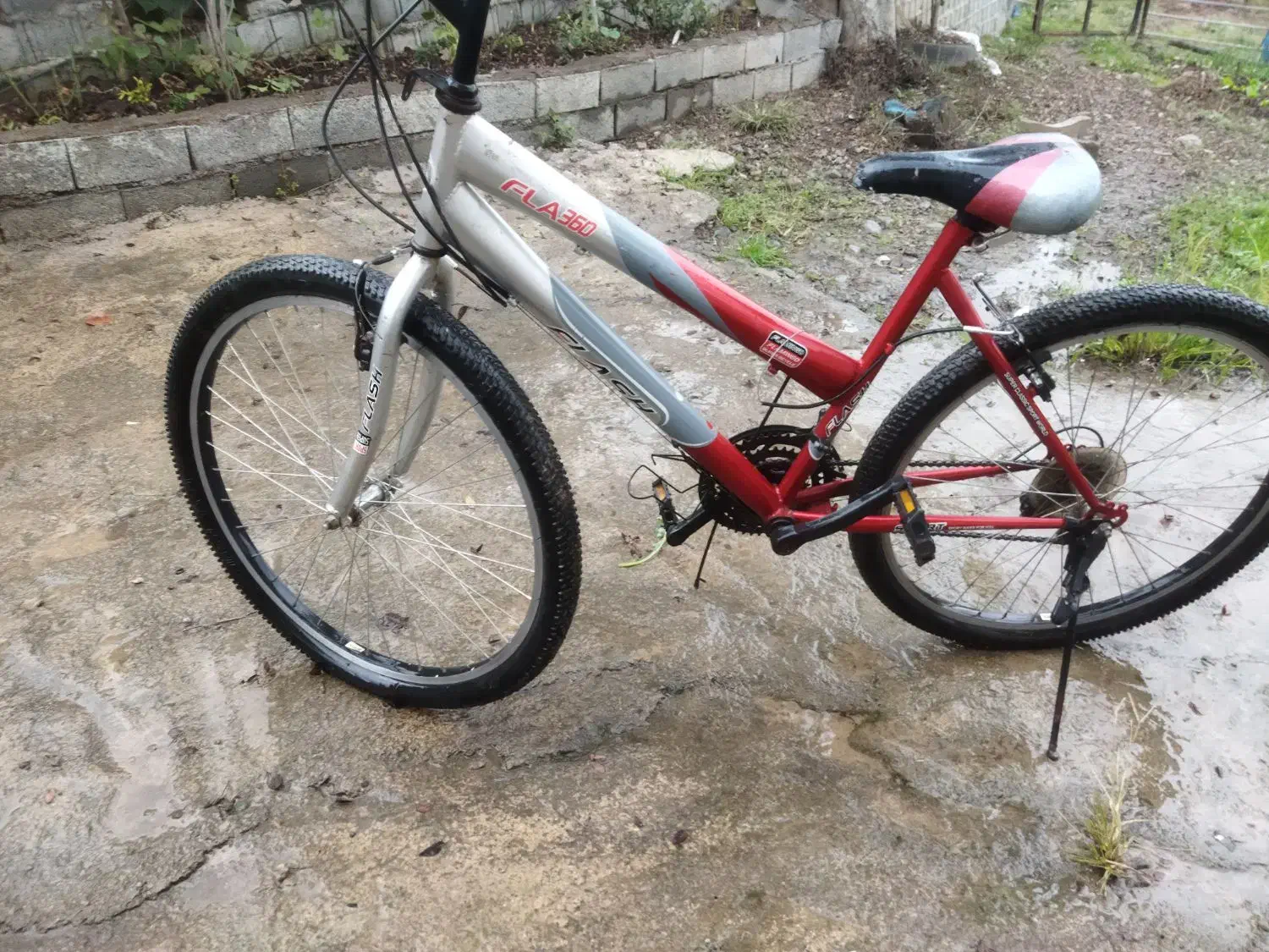 دوچرخه ۲۶|دوچرخه، اسکیت، اسکوتر|اطاقور, |دیوار