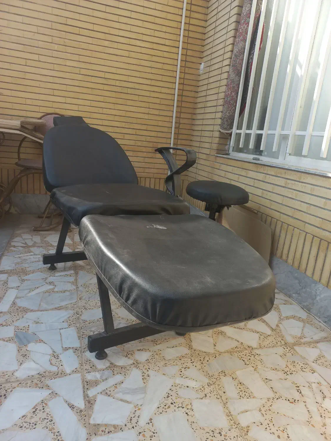 صندلی آرایشگاه|آرایشگاه و سالنهای زیبایی|شاهینشهر, شهرک گلدیس|دیوار