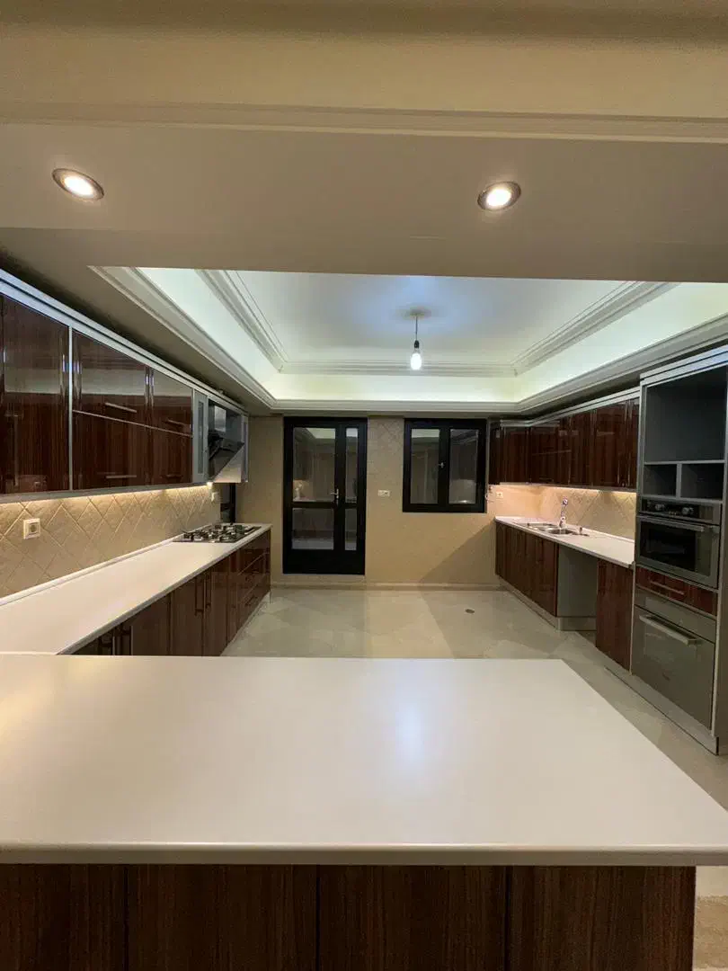 محمودیه تک واحدی ۲۴۰ متر ۴ خواب