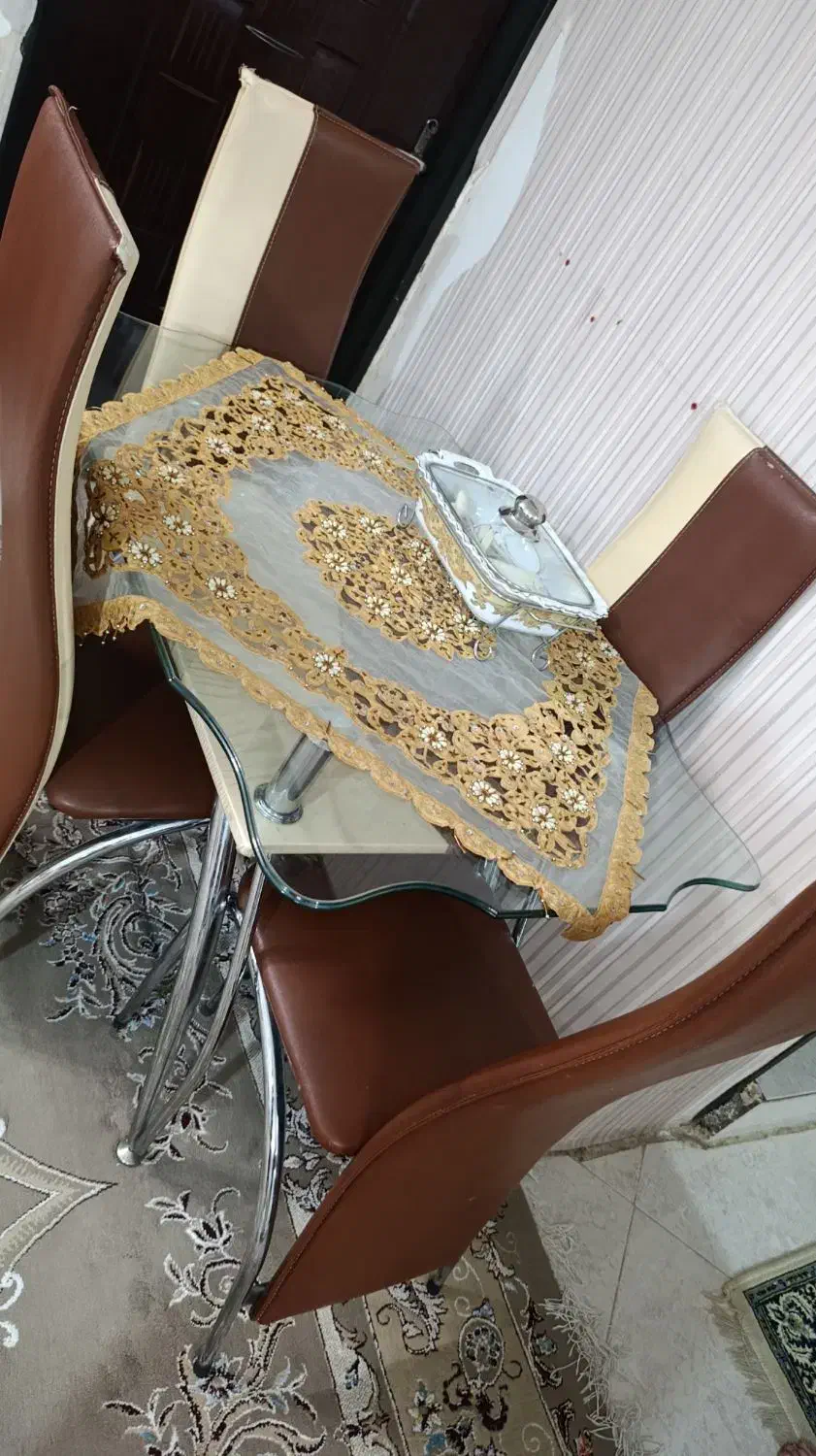 میز غذا خوری ۴نفر|میز و صندلی غذاخوری|مشهد, هنرور|دیوار