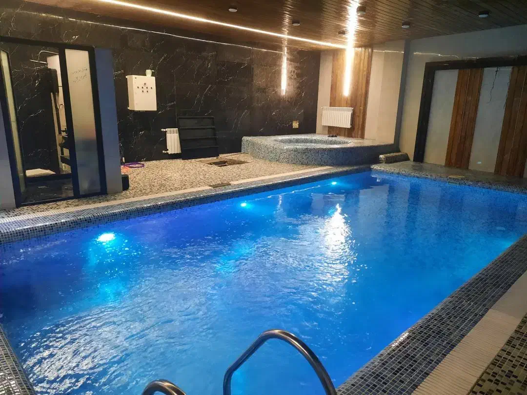 اجاره عمارت استخر دار لوکس ویو کوهستان|اجارهٔ کوتاه‌مدت ویلا و باغ|شفت, |دیوار