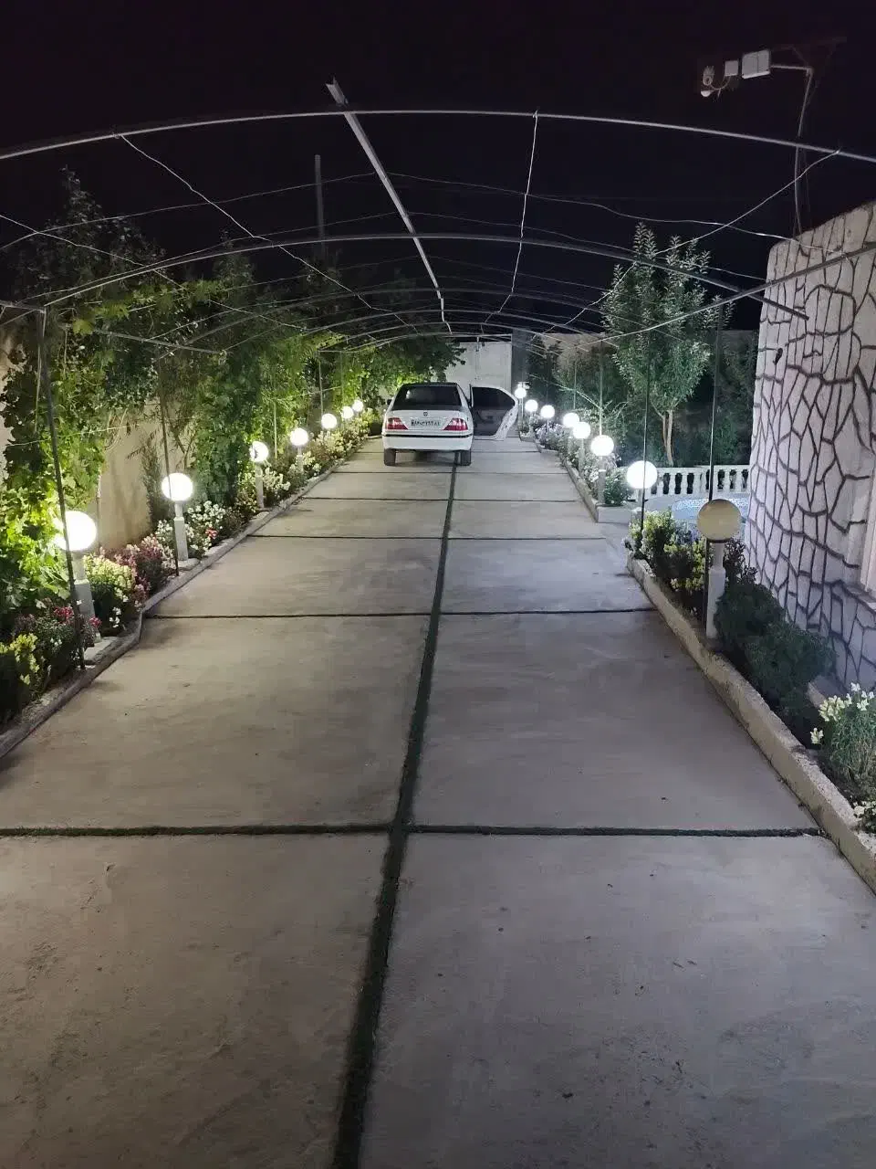 اجاره روزانه باغ سمت کبوترآباد نوساز باآب شهری|اجارهٔ کوتاه‌مدت ویلا و باغ|اصفهان, بهارستان|دیوار