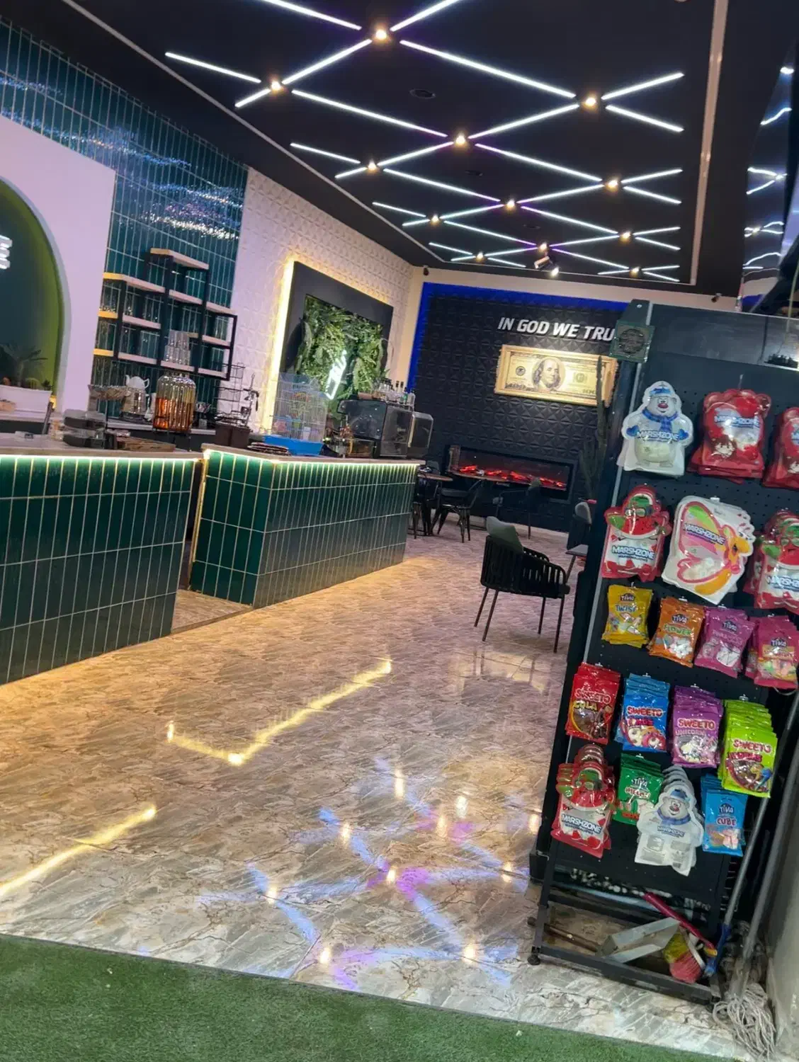 صندوقدار خانم|استخدام خدمات فروشگاه و رستوران|اردبیل, |دیوار