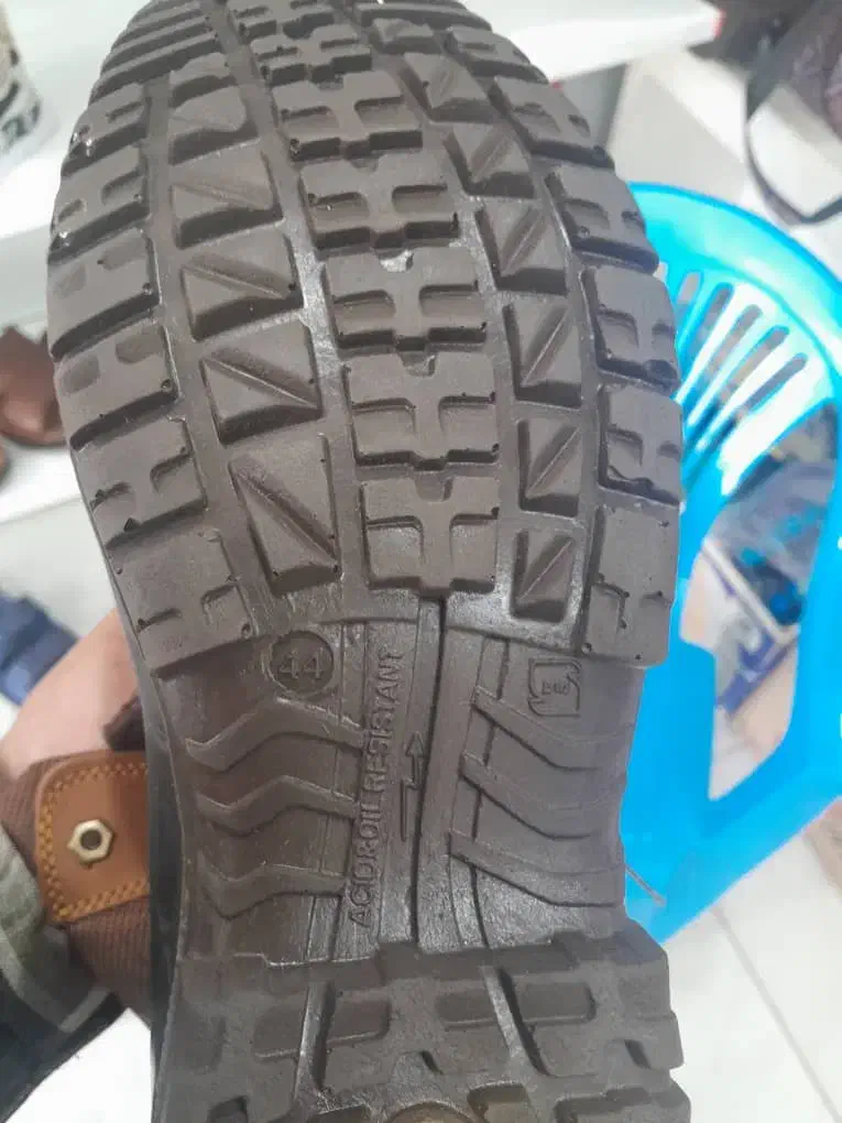 کفش ایمنی|کیف، کفش، کمربند|شهرکرد, |دیوار