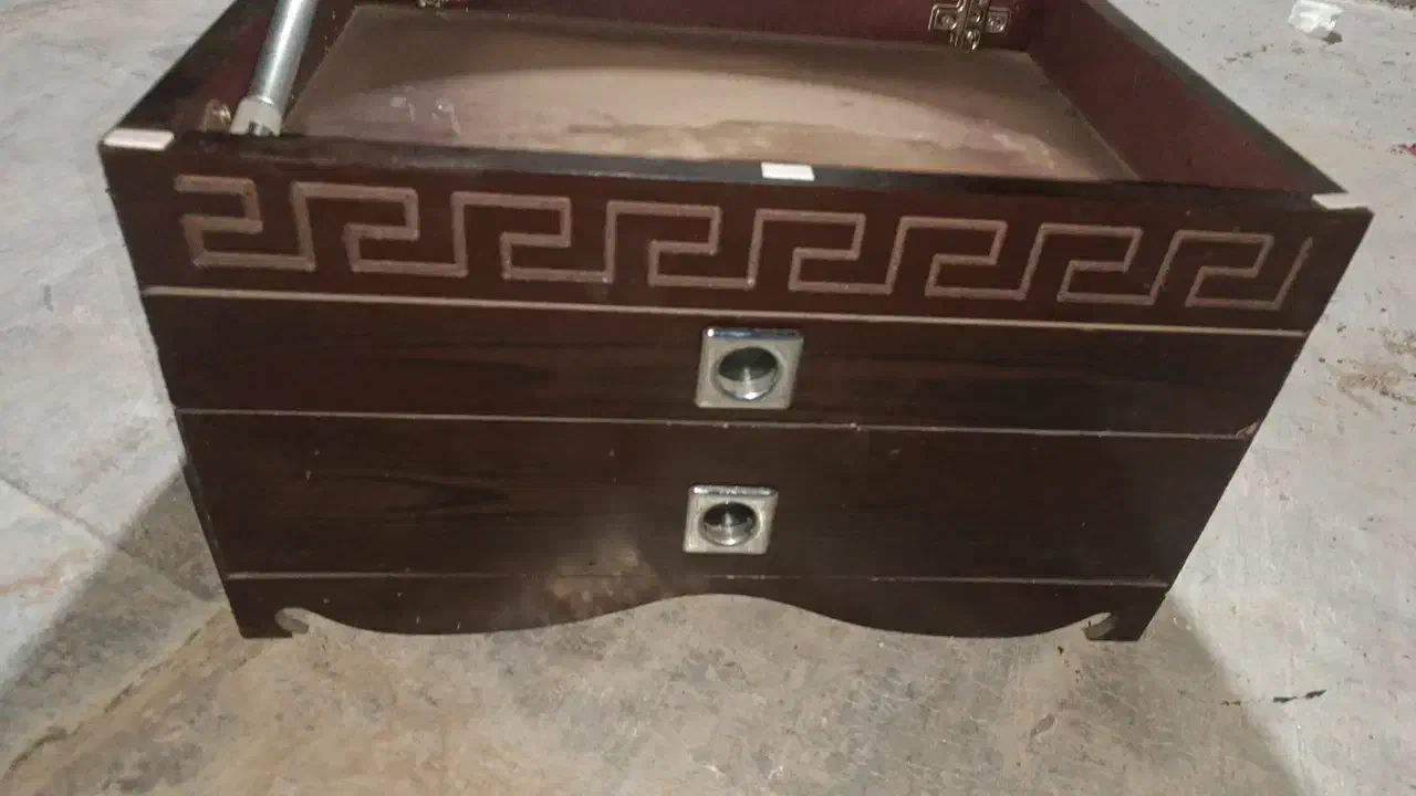 جا قاشقی|آبچکان و نظمدهنده ظروف|اصفهان, رهنان|دیوار