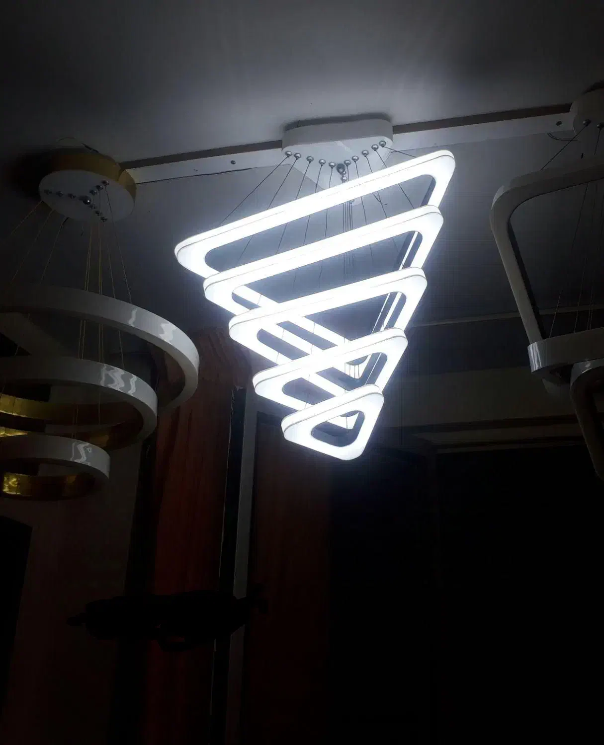 لوستر مدل مثلث|لوستر و چراغ آویز|کرج, گوهردشت|دیوار