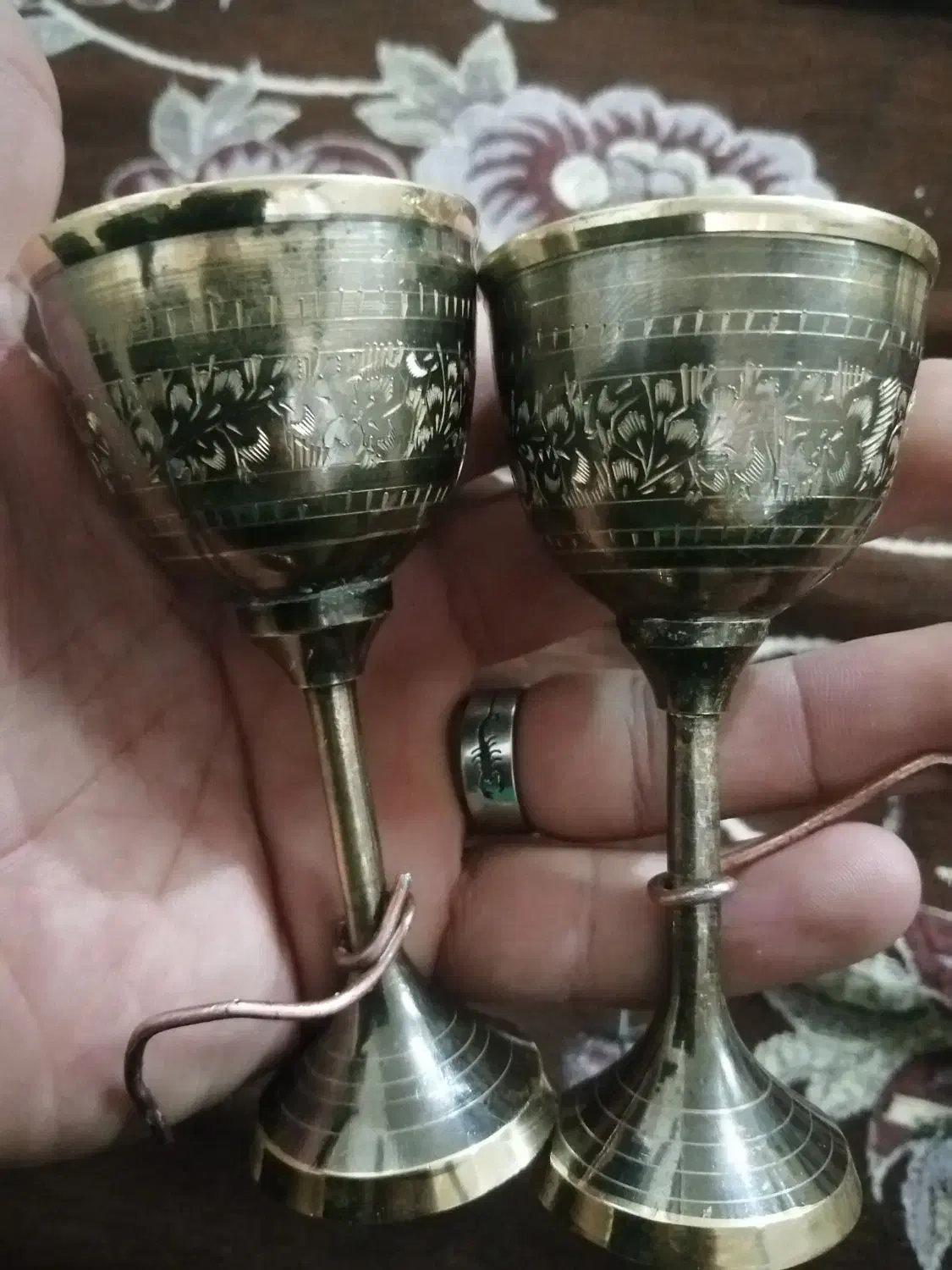 ۲تاجاابی برنجی|کلکسیون اشیاء عتیقه|ری, شهادت|دیوار