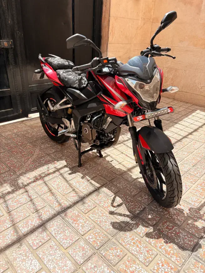 Ns200|موتورسیکلت|اندیشه, اندیشه فاز ۱|دیوار