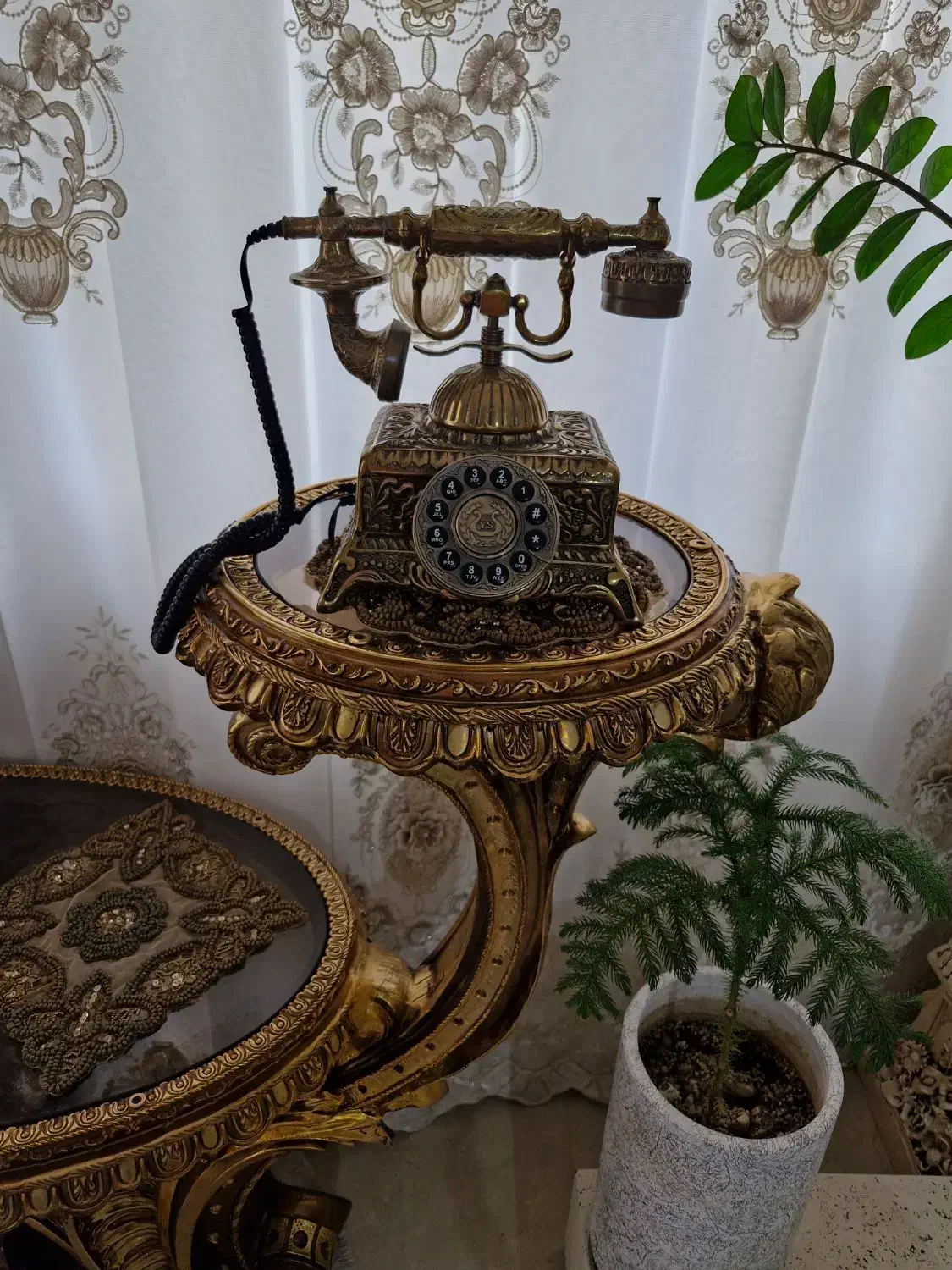 میز تلفن و دکوری شیک همراه تابلو ست|میز تلفن|تهران, فلسطین (میدان انقلاب)|دیوار