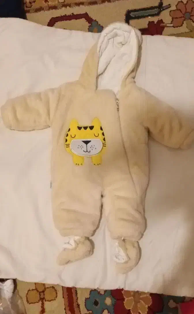 زمستونه ( نوزاد) سرهم|کفش و لباس بچه|محمدشهر, همایون ویلا|دیوار