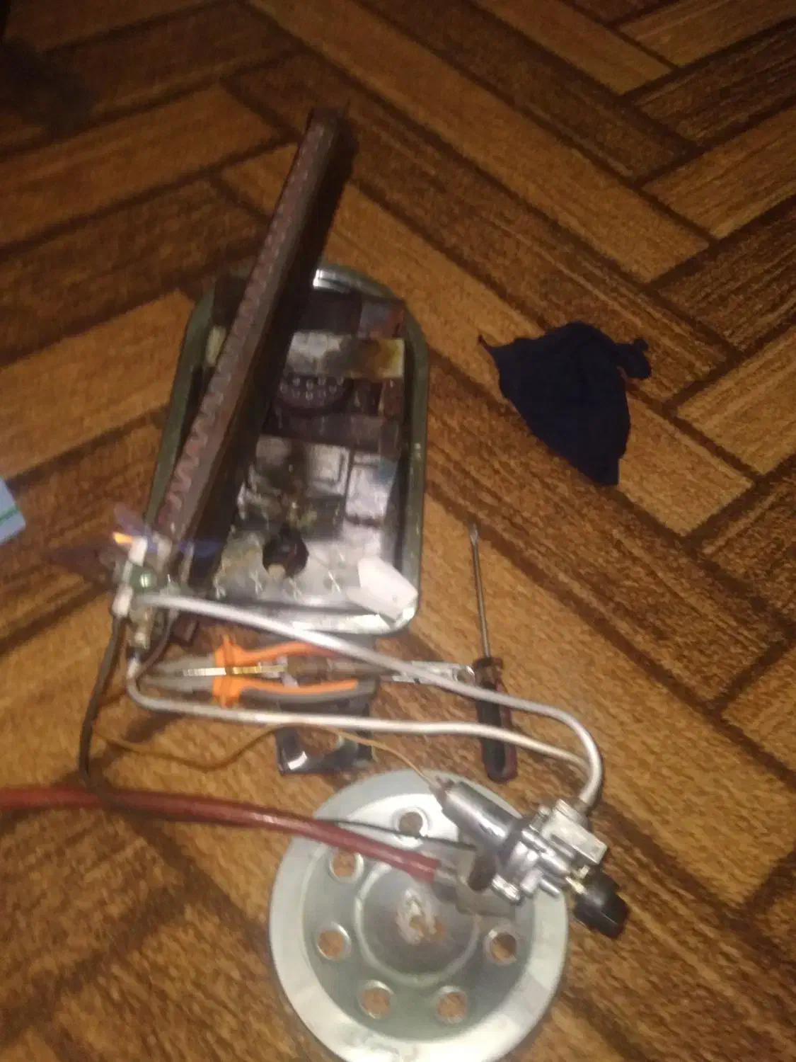 تعمیر انواع ابگرمکن .پکیج .شومینه. بخاری.موتورخانه|آبگرمکن، پکیج، شوفاژ|قائم‌شهر, |دیوار