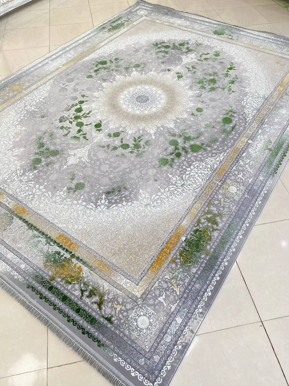 ترکیبی از فرش های متنوع در سقز|فرش|سقز, |دیوار