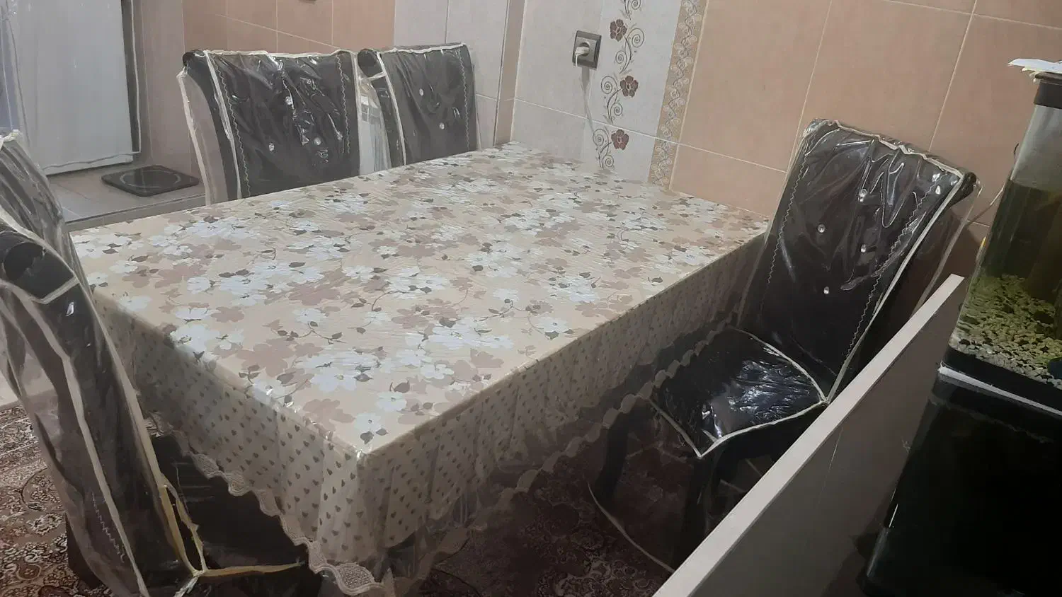 میز نهار خوری|میز و صندلی غذاخوری|سقز, |دیوار