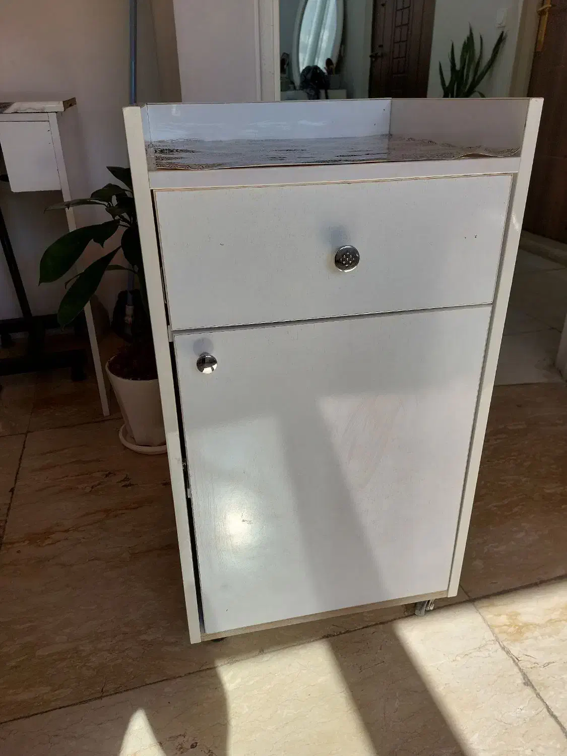 ترولی کشودار|آرایشگاه و سالنهای زیبایی|پردیس, فاز ۴|دیوار