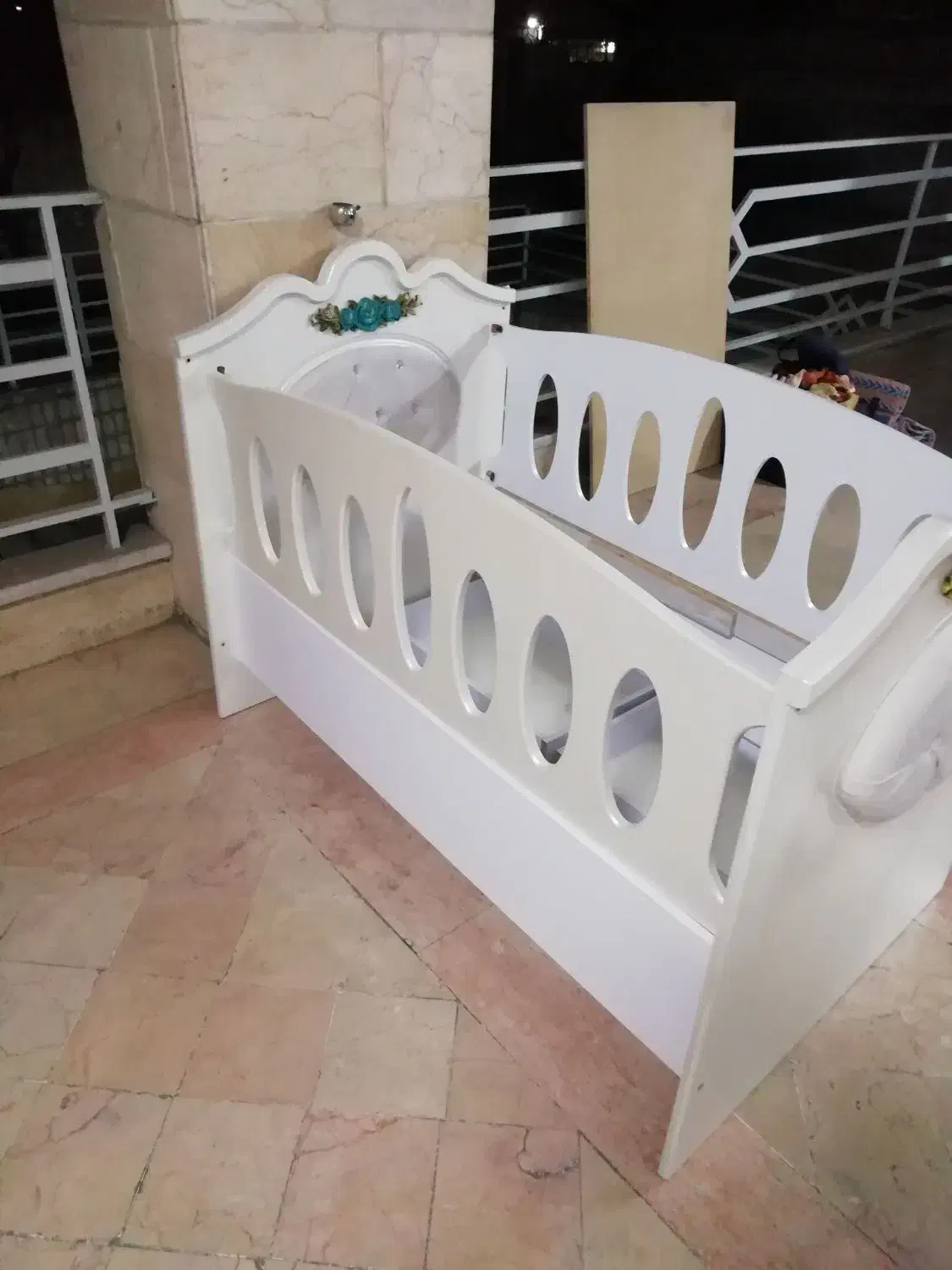 تخت نوزاد همراه تشک اسفنجی|تخت و سرویس خواب|تهران, باشگاه نفت|دیوار