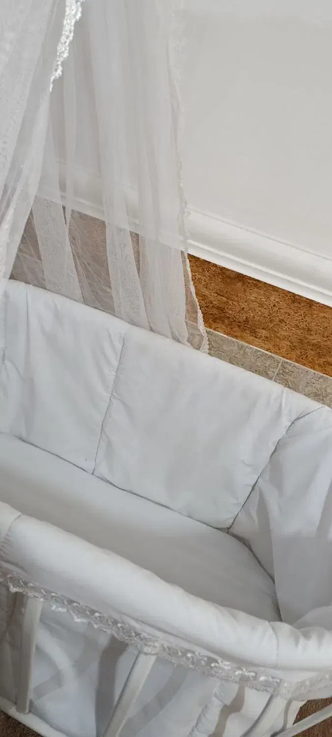 گهواره|تخت و صندلی بچه|دوگنبدان, |دیوار