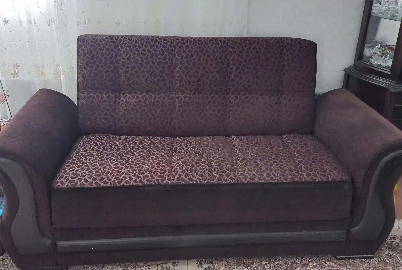 مبل ۷ نفره تخت خواب شو|مبلمان خانگی و میز عسلی|همدان, |دیوار