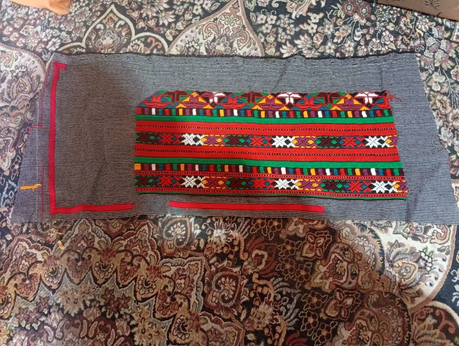 زیح آستین بزرگسال|گلیم، جاجیم، گبه|ایرانشهر, |دیوار