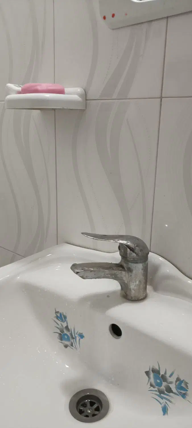 روشویی همراه با شیرآلات|لوازم سرویس بهداشتی|محمدیه-قزوین, |دیوار