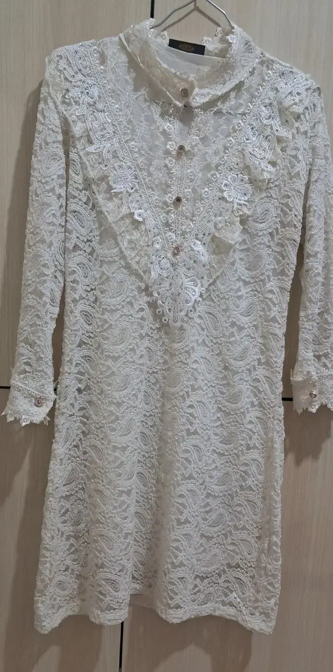 تونیک|لباس|تبریز, |دیوار