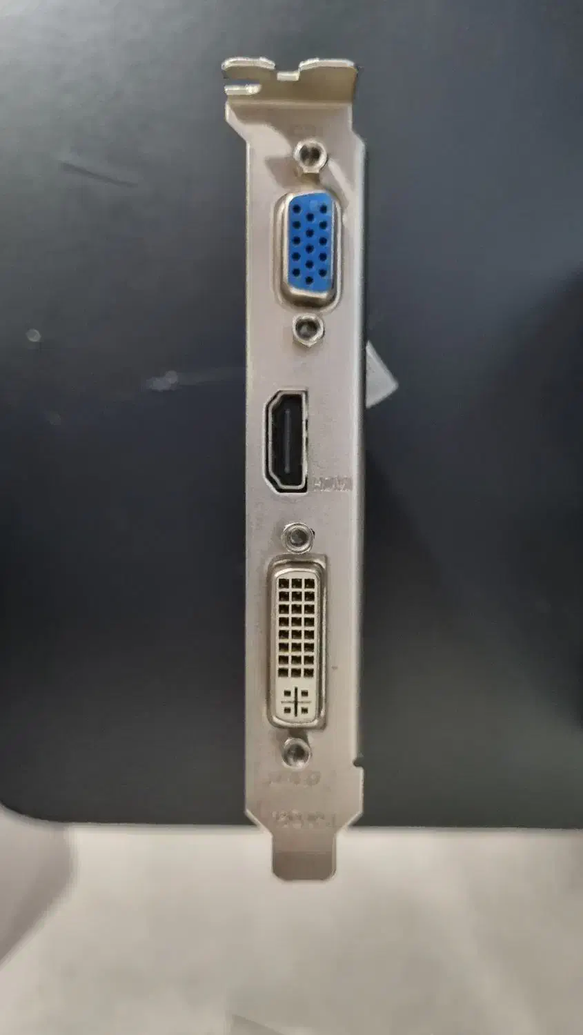 کارت گرافیک ۲ گیگابایت Radeon|قطعات و لوازم جانبی رایانه|دوگنبدان, |دیوار