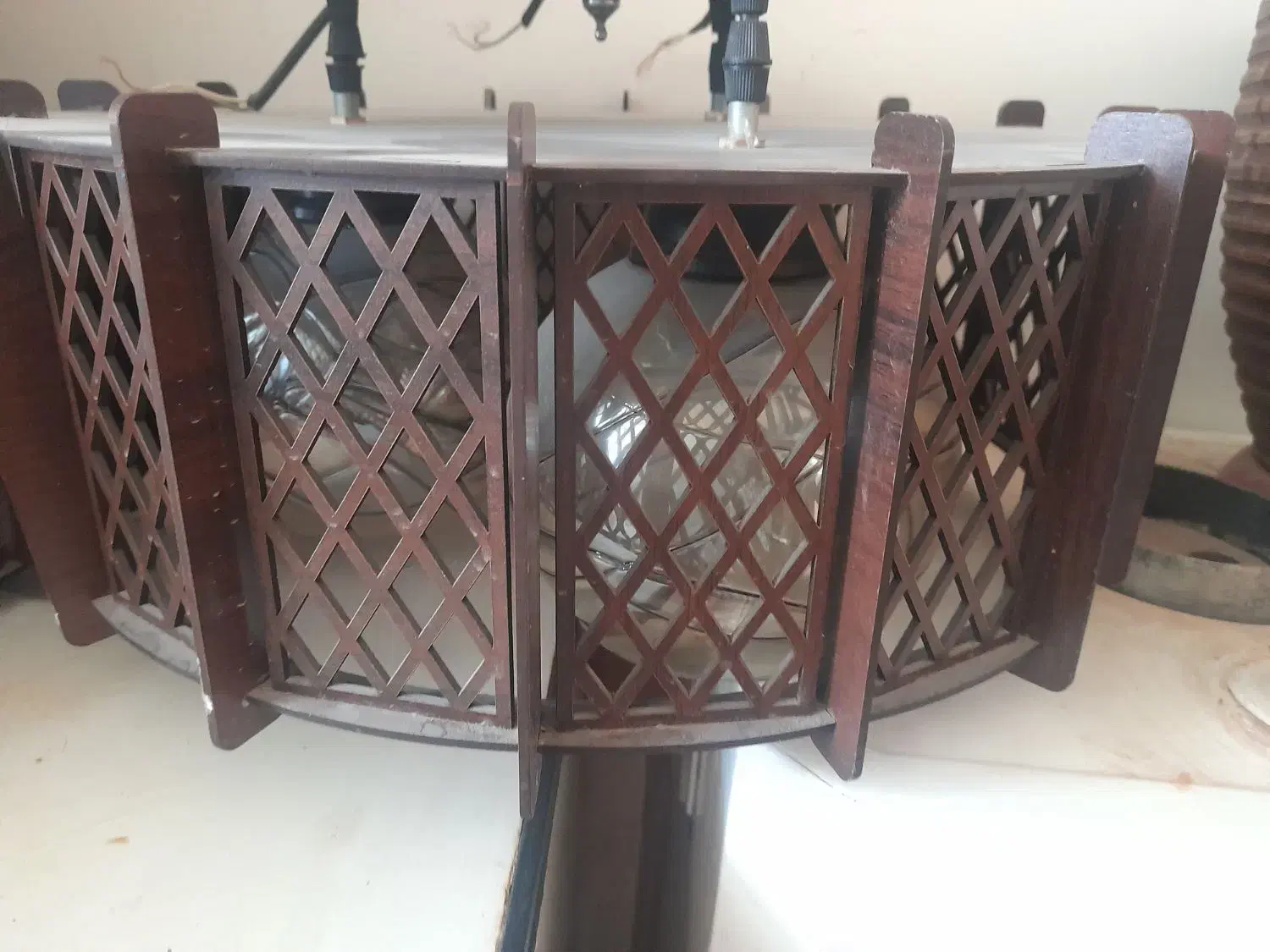 یه جفت لوستر|لوستر و چراغ آویز|شیراز, کوشک میدان|دیوار