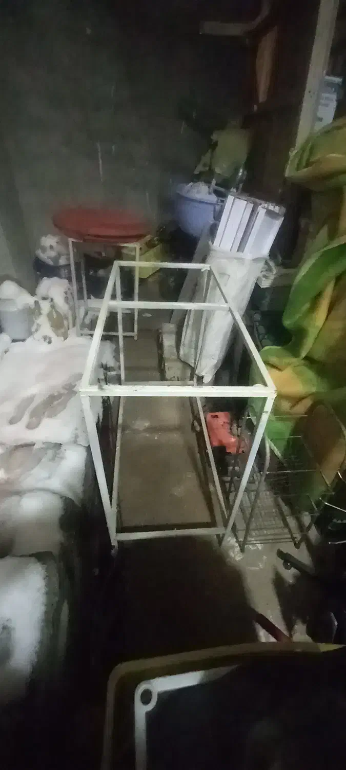 چارپایه اهنی|صندلی و نیمکت|مراغه, |دیوار