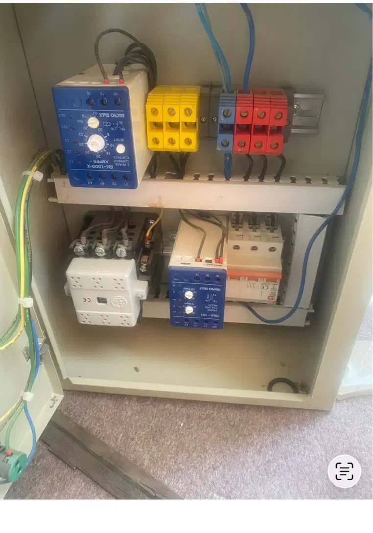 تابلو برق|ماشین‌آلات صنعتی|آباده, |دیوار