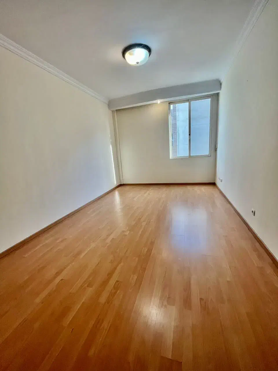 آپارتمان ۲۰۰ متر ۳و۴خواب/پاسداران دشتستان