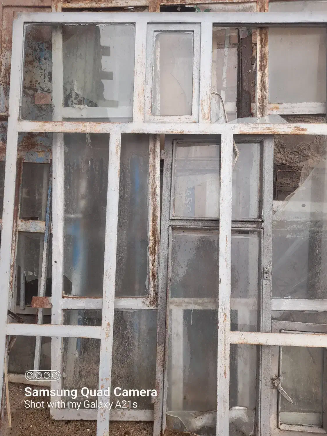 در و پنجره. آهنی|مصالح و تجهیزات ساختمان|لیلان, |دیوار