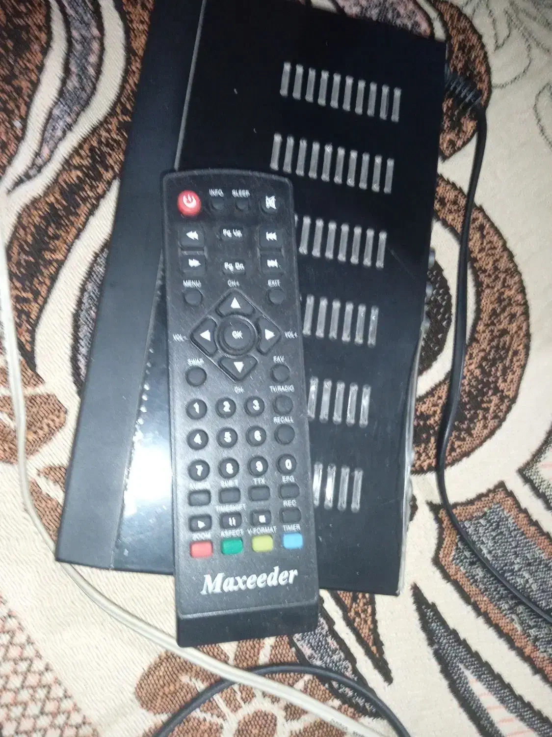 2عدد تلویزیون ویک دیجیتال|تلویزیون و پروژکتور|شوشتر, |دیوار