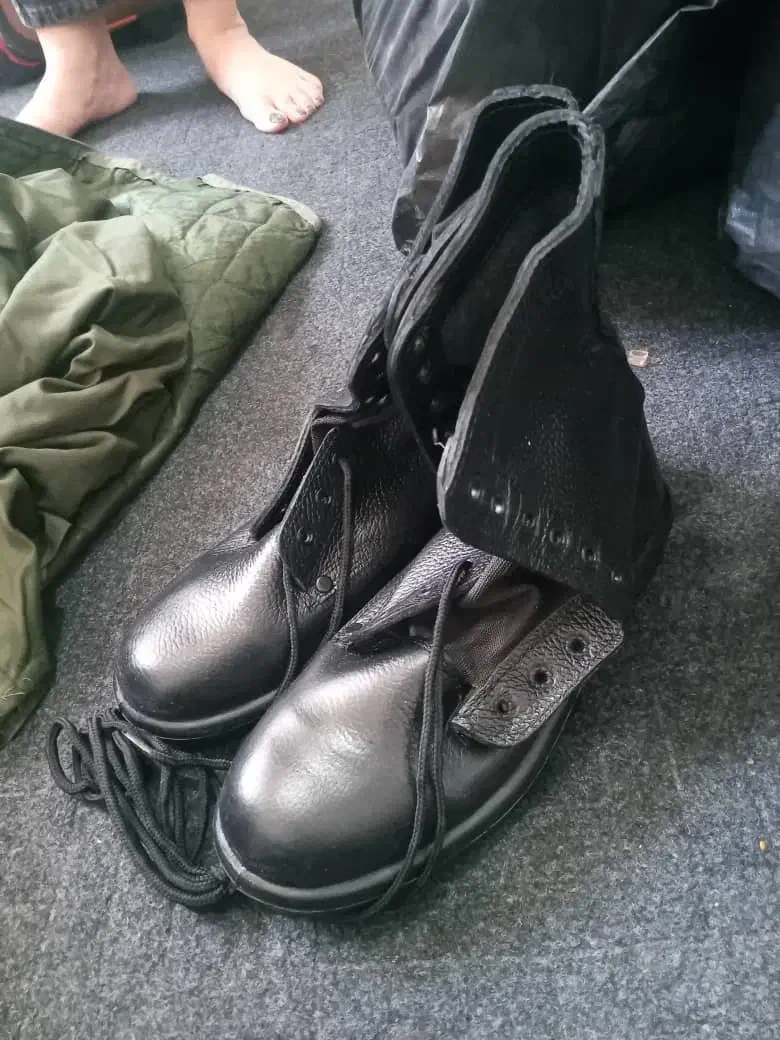 پوتین سربازی|کیف، کفش، کمربند|کازرون, |دیوار