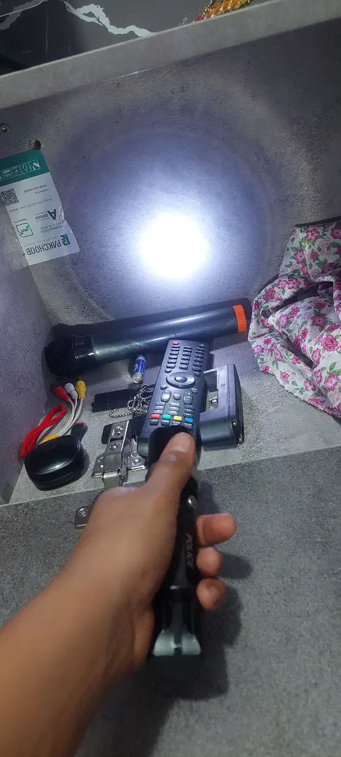 چراغ قوه|لامپ و چراغ|اردکان, |دیوار