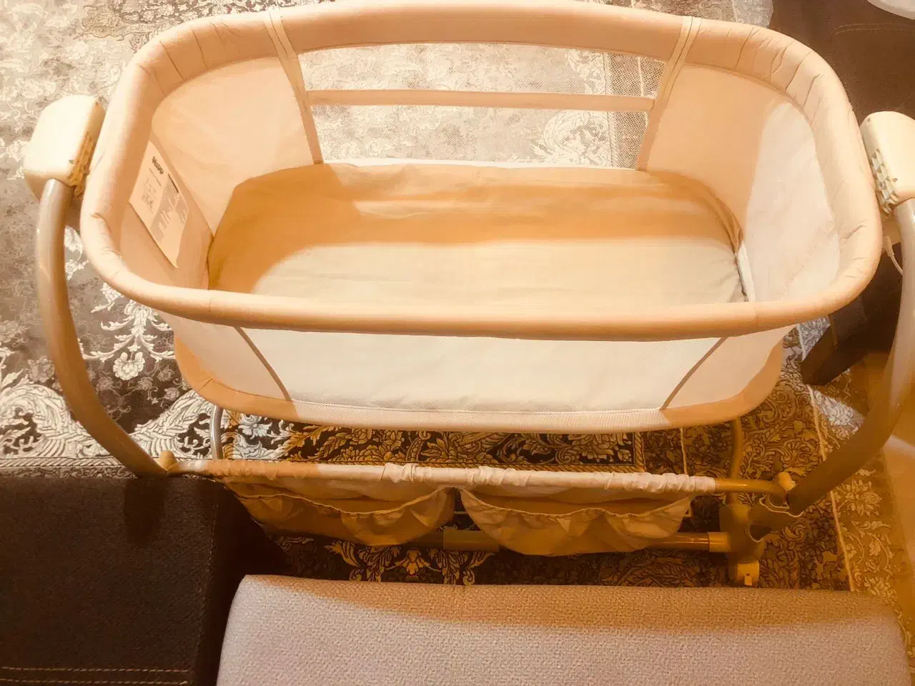 تخت خواب وگهواره یا ننو برقی موزیکال نوزاد|تخت و سرویس خواب|رشت, لاکان|دیوار