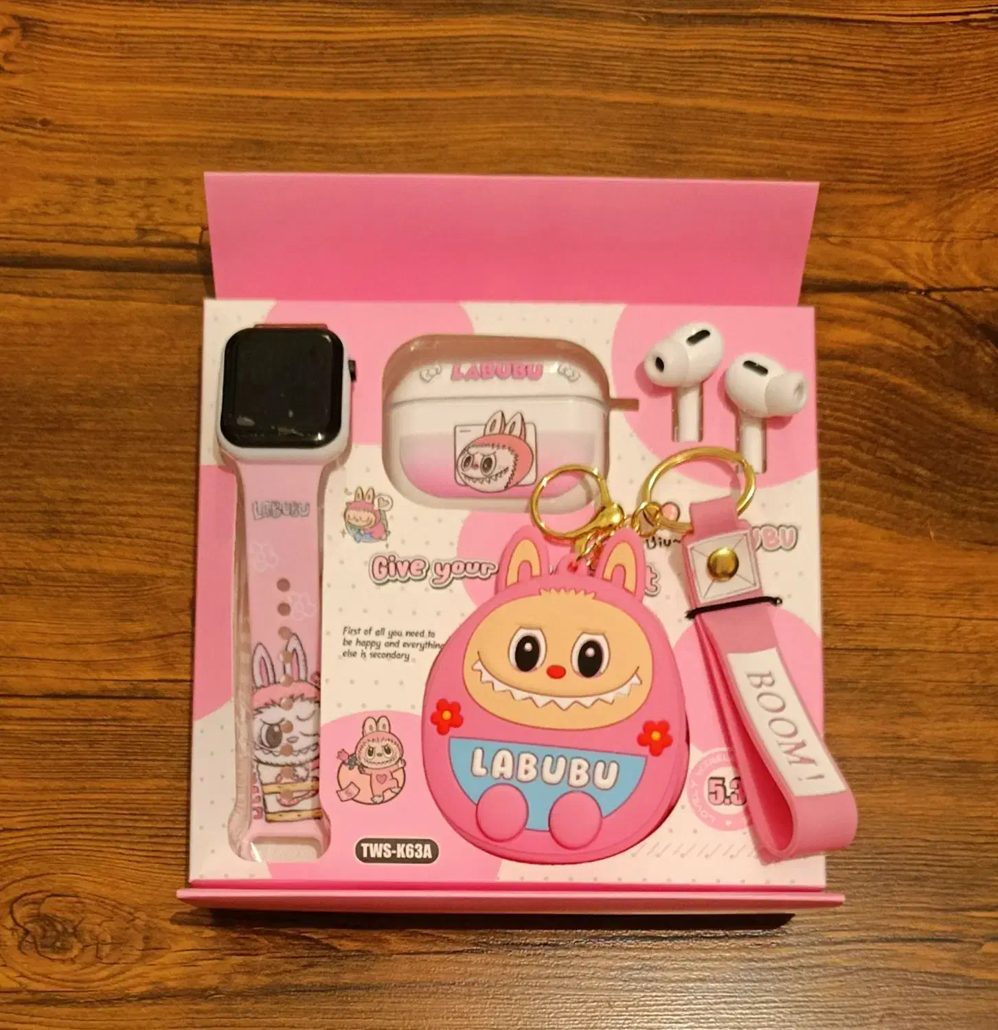 پک هدیه لبوبو ساعت و ایرپاد و کیف دستکلید لبوبو|ساعت|شیراز, سلطان آباد|دیوار