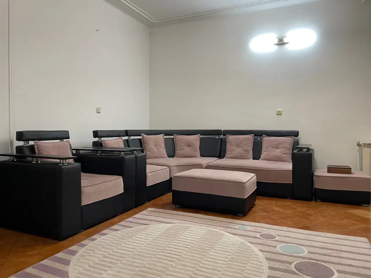 مبلمان ال ترکیب چرم و پارچه|مبلمان خانگی و میز عسلی|رشت, شهرک قدس|دیوار