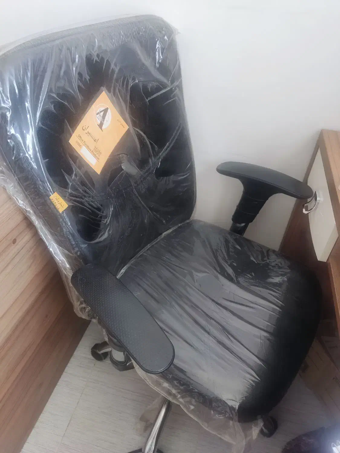 فروش صندلی چرخدار مطالعه  واداری|صندلی و نیمکت|بم, |دیوار