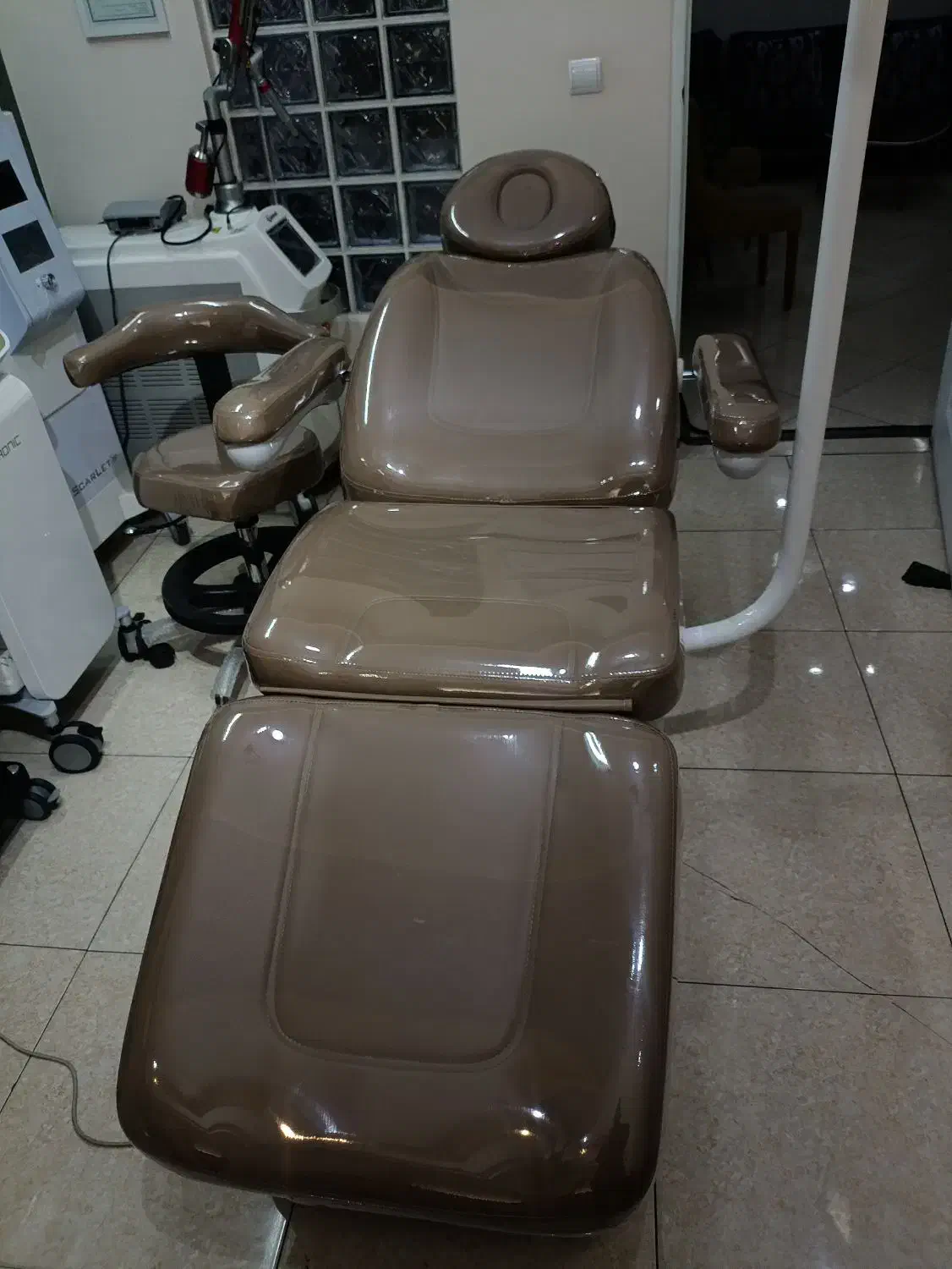 درخواست همکاری با گروه کاشت مو ابرو وسر|استخدام درمانی، زیبایی، بهداشتی|فردیس, فردیس|دیوار