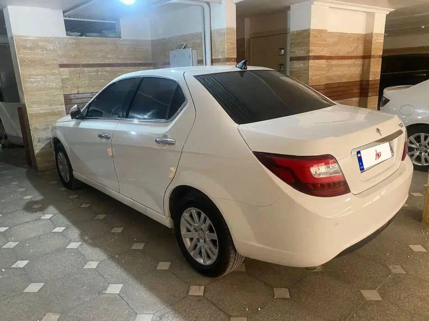 دنا پلاس ۶ دنده با رینگ مدل ۴۰۴|خودرو سواری و وانت|همدان, |دیوار