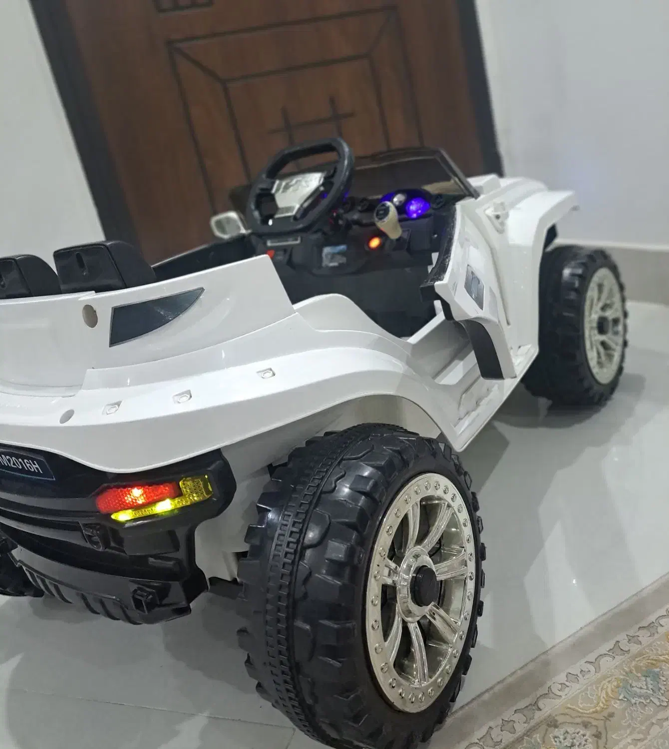 ماشین  شارژی|اسباب‌بازی بچه|مشهد, انقلاب|دیوار