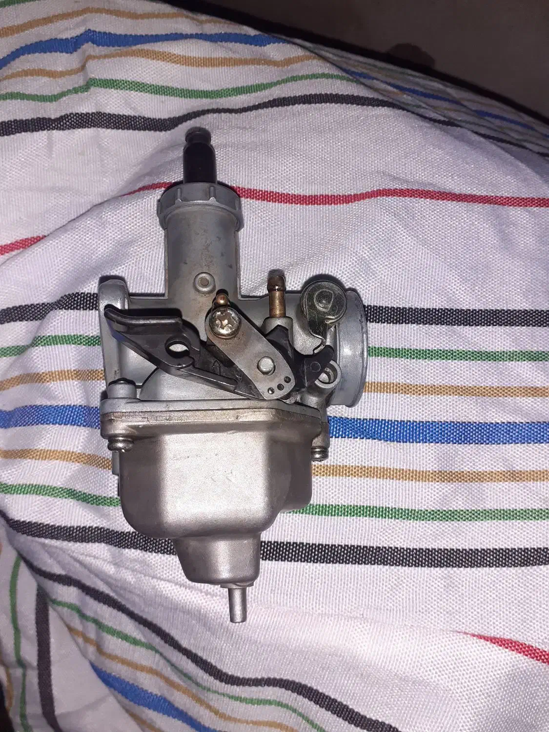 باسلام یک کاربرات هندا ۱۲۵ سالم در حد نو وسالم|قطعات یدکی و لوازم جانبی|تهران, بهاران|دیوار