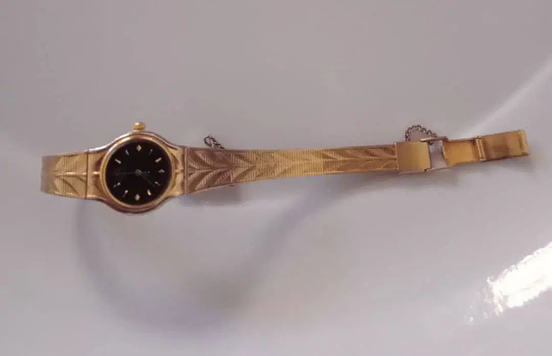 ساعت|ساعت|مرودشت, ژیان|دیوار