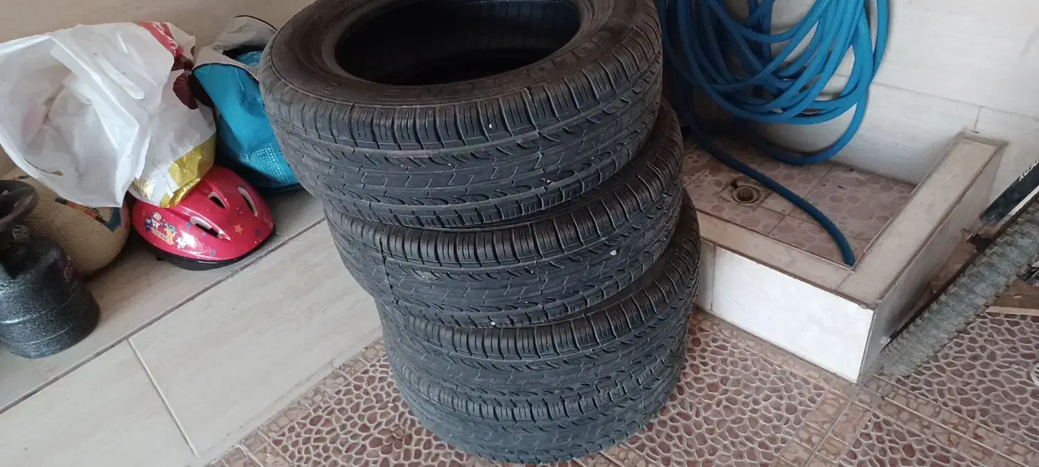 لاستیک گلدستون پا به نو|قطعات یدکی و لوازم جانبی|شهرضا, |دیوار