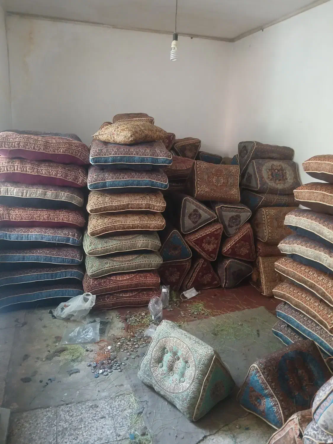 پشتی شاه نشین اصل ترمه|پشتی|خمینیشهر, |دیوار